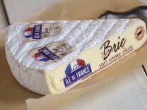 Купить сыр на авито. Французский сыр упаковка. Brie Франция. Сыр Бри. Упаковка сыра Франция.