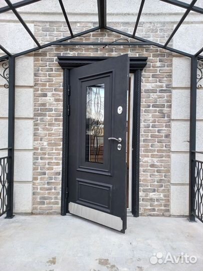 Дверь входная в дом