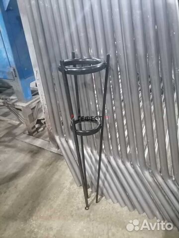 Ваза / подставка металл для цветов на кладбище