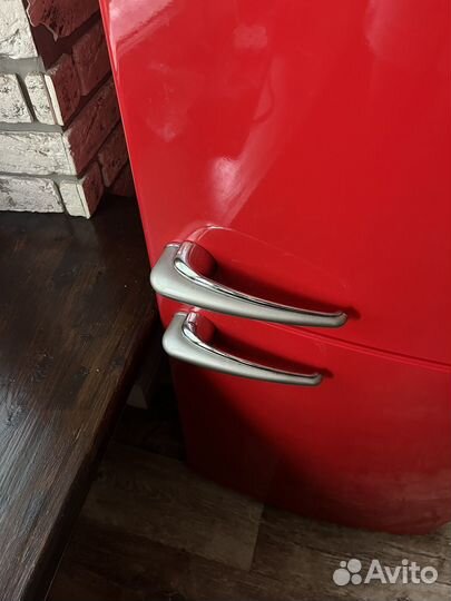 Холодильник Schaub Lorenz SLU S335R2