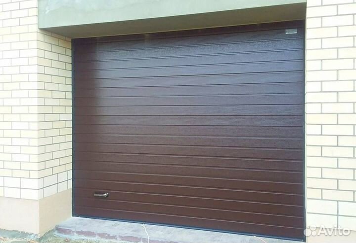 Секционные ворота гаражные автоматические