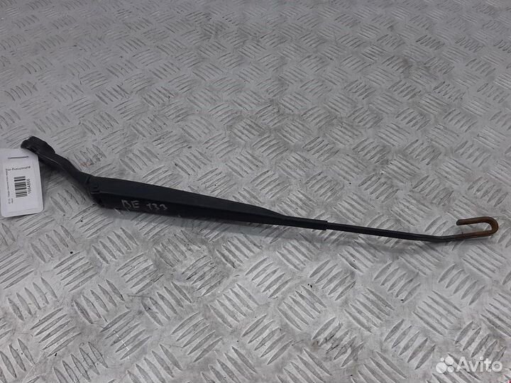 Щеткодержатель (поводок стеклоочистителя, дворник)