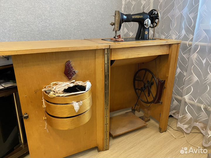 Швейная машинка ножная подольск