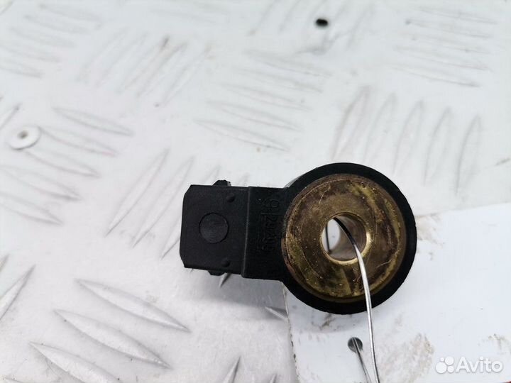 Датчик детонации Volkswagen Golf 3 2000 030905377C