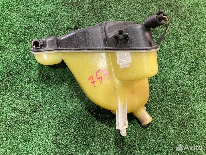 Бачок расширительный Mercedes-Benz R-Class W251