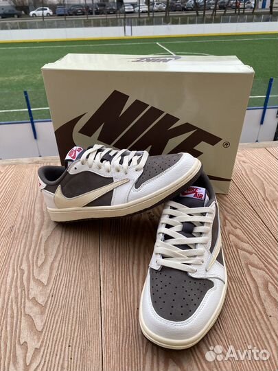 Nike Air Jordan 1 low Travis Scott