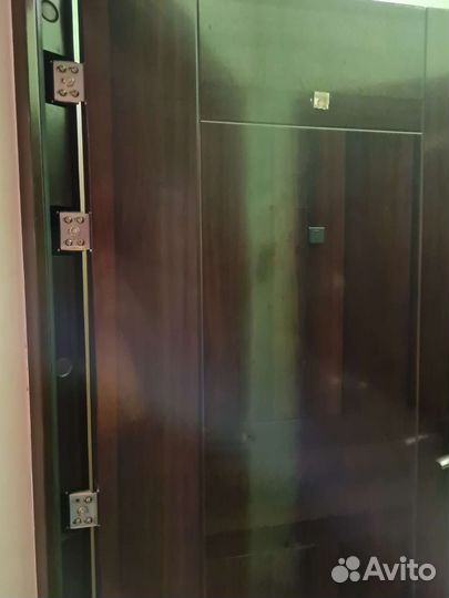 Дверь входная отдам