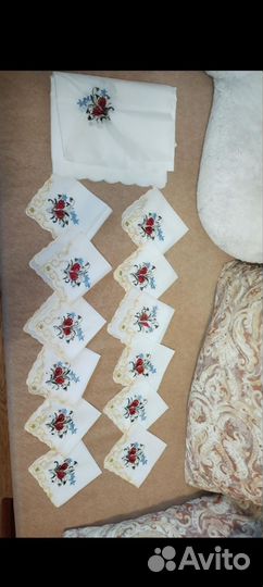 Скатерть и салфетки 12 шт с вышивкой