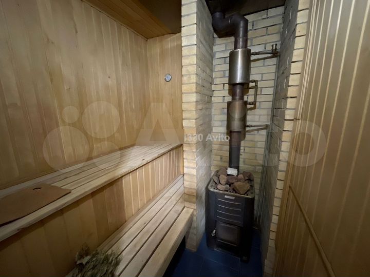 Коттедж 600 м² на участке 20 сот.