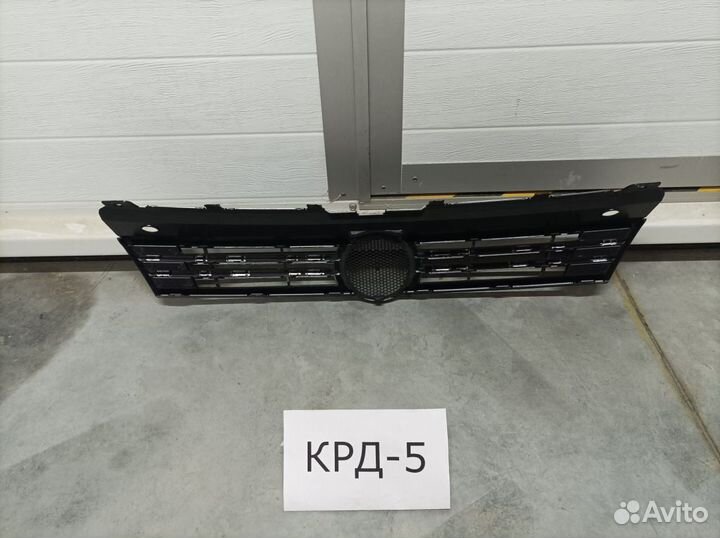 Решетка в капот Volkswagen Polo