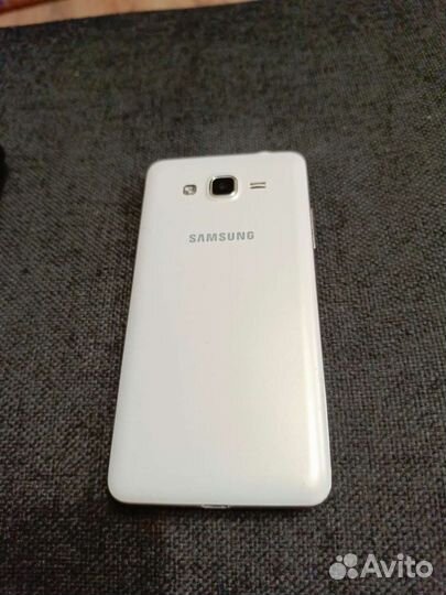 Телефон Samsung