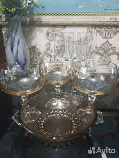 Бокалы и ваза