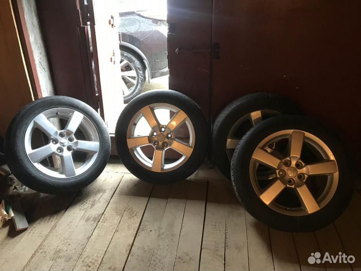 Комплект летних колес R18 от Mitsubishi Outlander