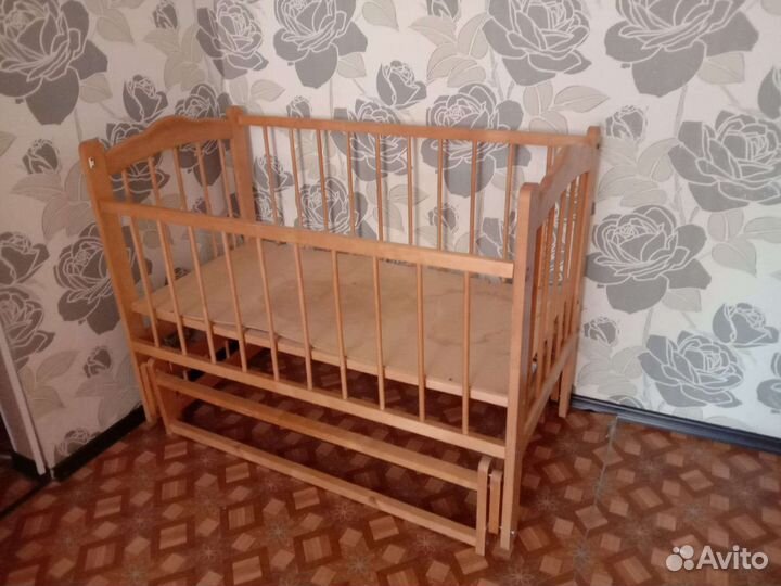 Детская кроватка