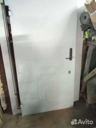 Дверь входная металлическая