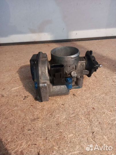 Дроссельная заслонка Пассат Б5 1.8т 058133063M