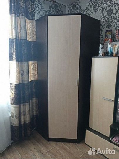 Угловой шкаф