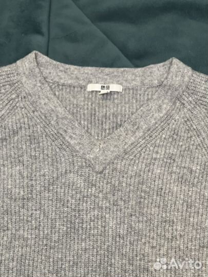 Свитер uniqlo М с добавлением шерсти