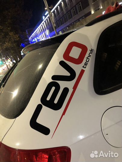 Печать наклеек на виниловой пленке