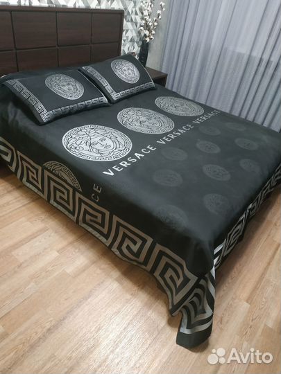 Набор versace (покрывало+2 наволочки 50*70)