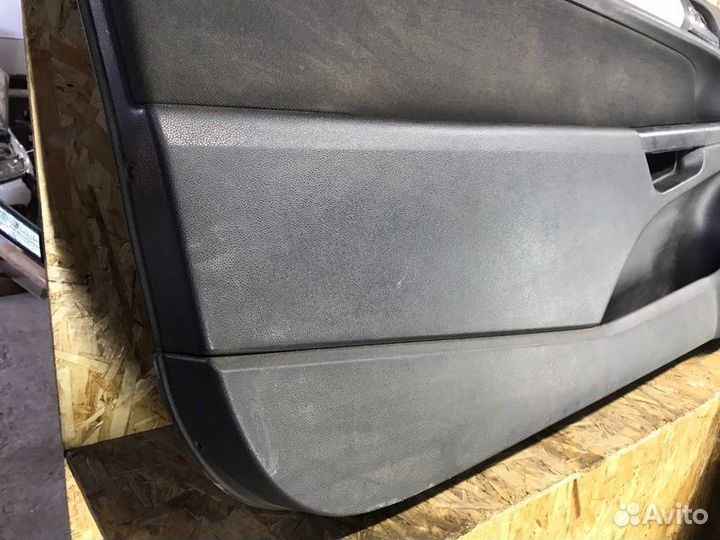 Обшивка боковой двери Opel Astra H хетчбек 1.6