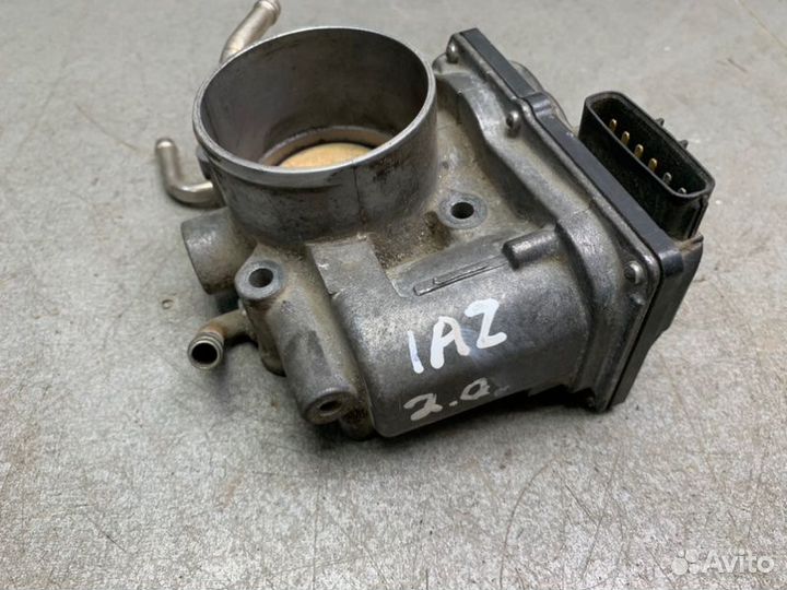 Дроссельная заслонка Toyota Avensis T250 универсал