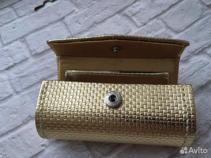 Футляр для помады