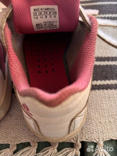 Кроссовки для девочки