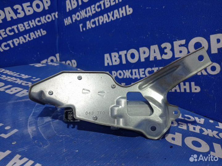 Моторчик заднего дворника Honda Fit хэтчбек 2012