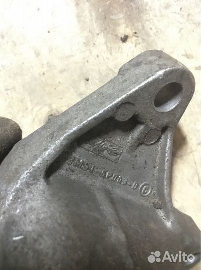 Кронштейн Опора кпп Ford Focus 2