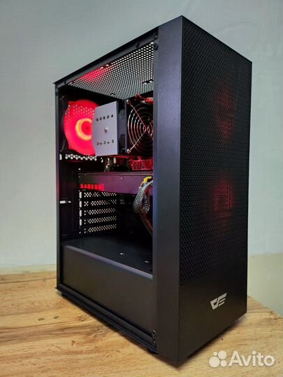 Игровой компьютер с полным комплектом