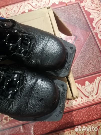 Лыжные ботинки, качество хорошее, состояние новое
