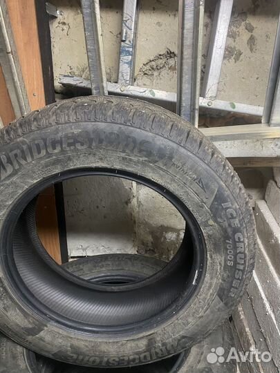 Bridgestone Ice Cruiser 7000S 235/65 R19 108