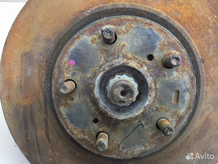 Кулак поворотный передний правый Toyota Avensis T2