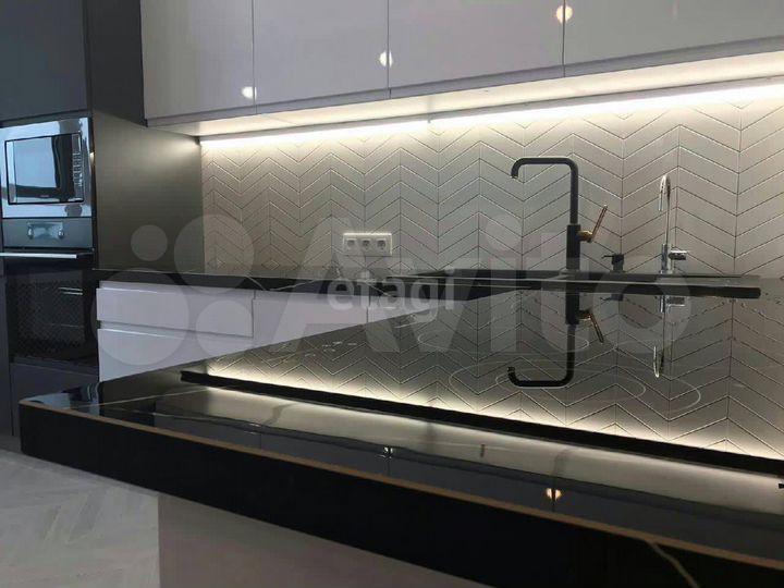 1-к. квартира, 52 м², 8/18 эт.