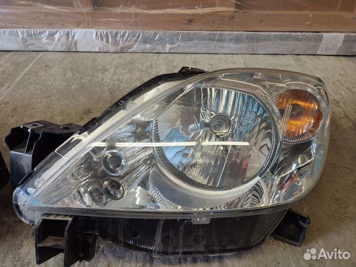 Фары на Mazda Demio рестайлинг 2005-2007