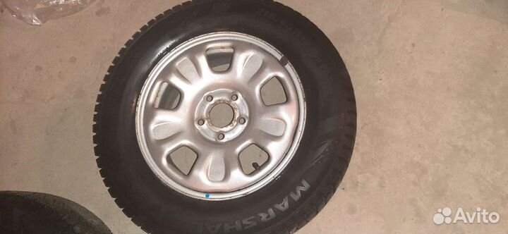 Marshal WinterCraft Ice WI31 215/65 R16