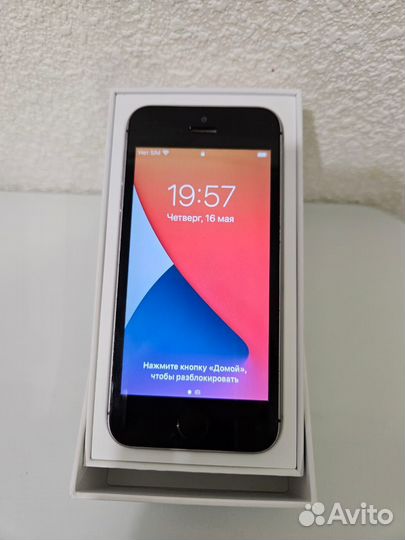 iPhone SE, 32 ГБ