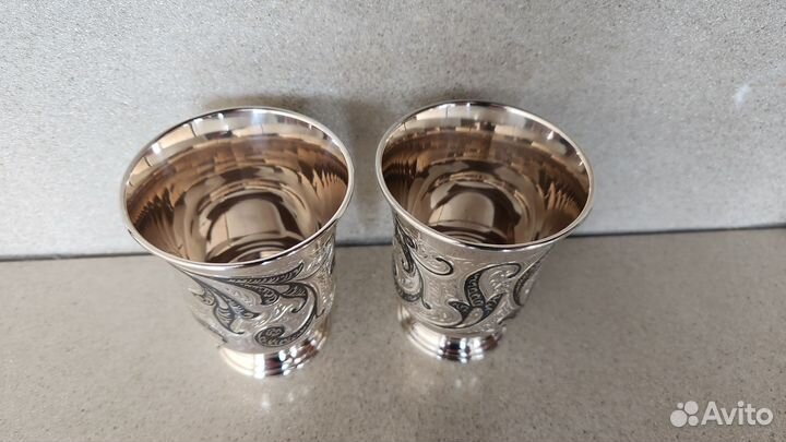 Серебряный стакан