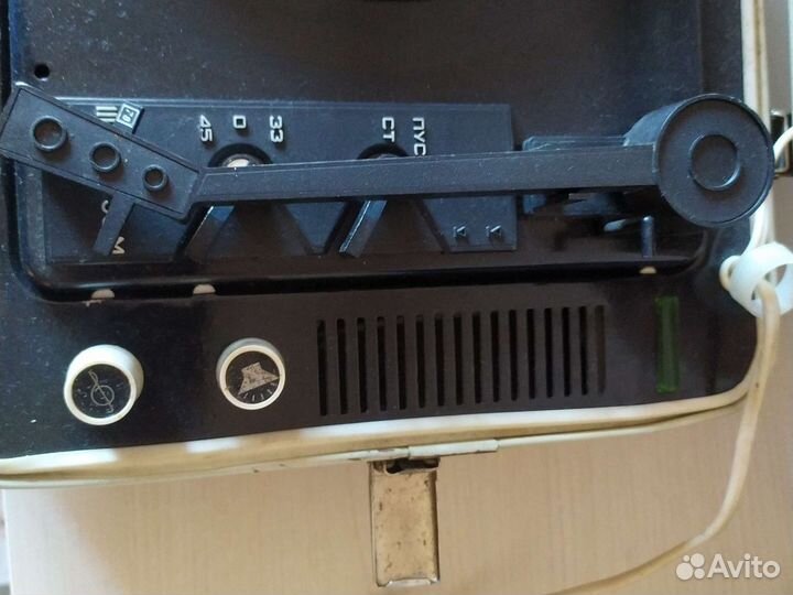 Виниловый проигрыватель Юность 301 СССР винтаж