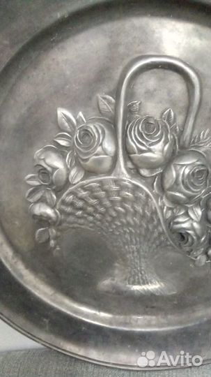 Тарелка настенная, розы, олово, Германия, винтаж