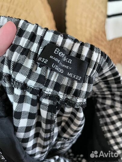 Брюки в клетку bershka