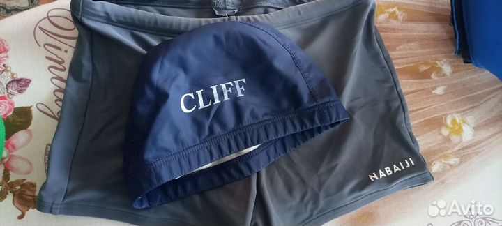 Шорты и шапочки для плавания