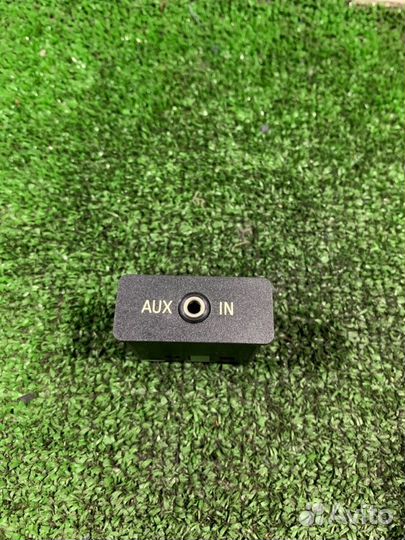 AUX Bmw 1 E87 N52B30AF 2006