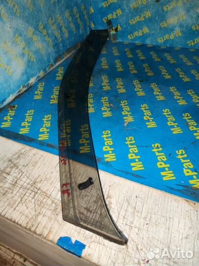 Ветровик передний правый Mazda Mpv LW3W 2005