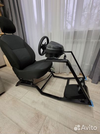 Кокпит для симрейсинга