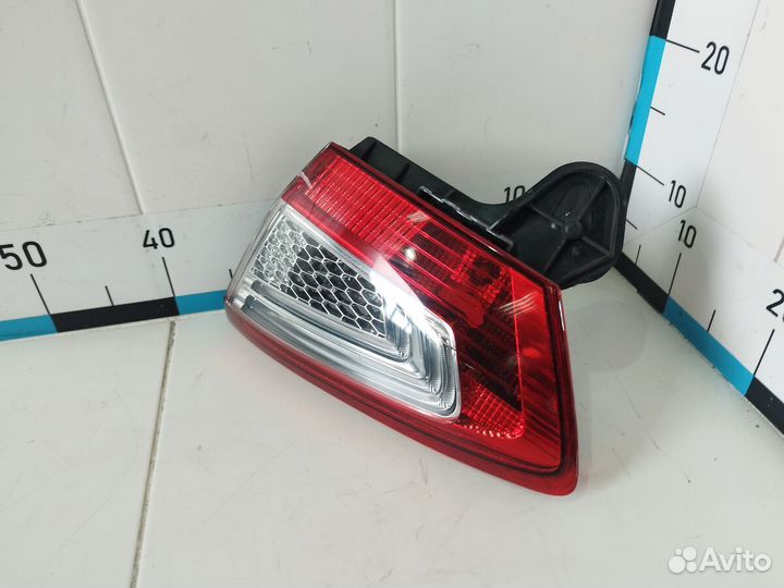 Фонарь задний внутренний правый Mondeo IV