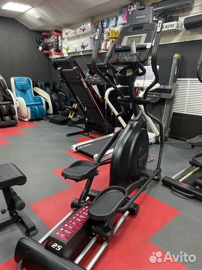 Эллиптический тренажер Sole E25