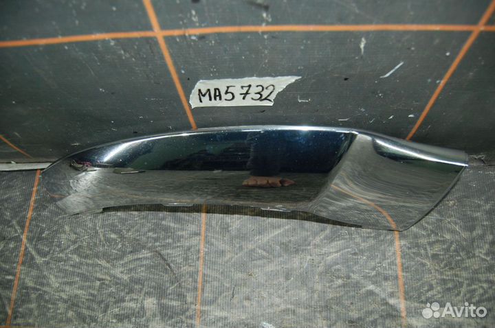 Накладка бампера переднего правая - Mercedes C292