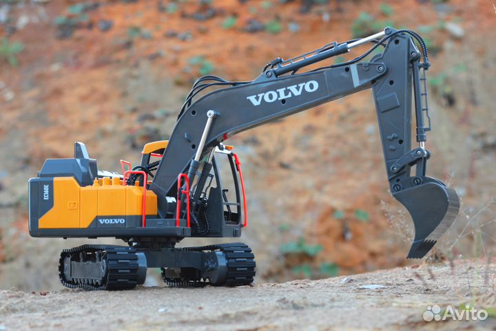 Радиоуправляемый экскаватор 1:16 Volvo EC160E